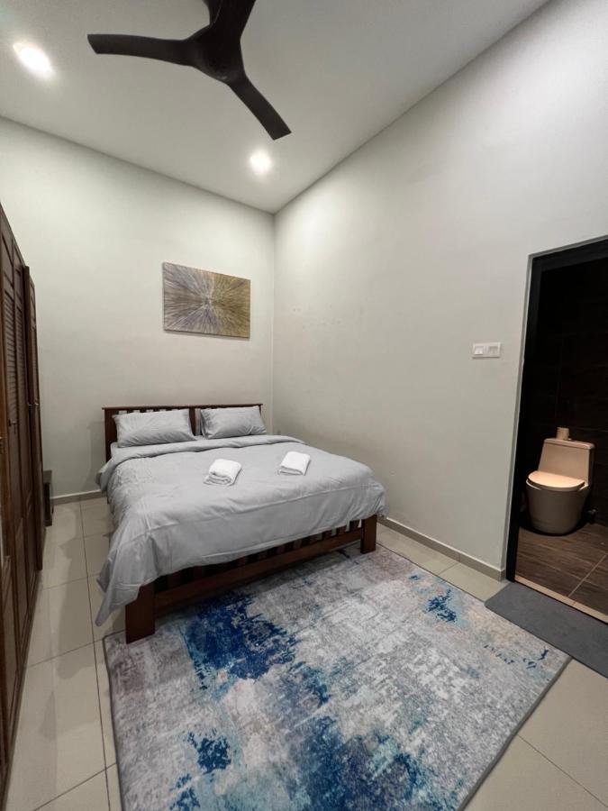 R3Trohouse 3Br 8Pax Ps4,Pool Table,Netflix Villa Kuantan Exterior photo